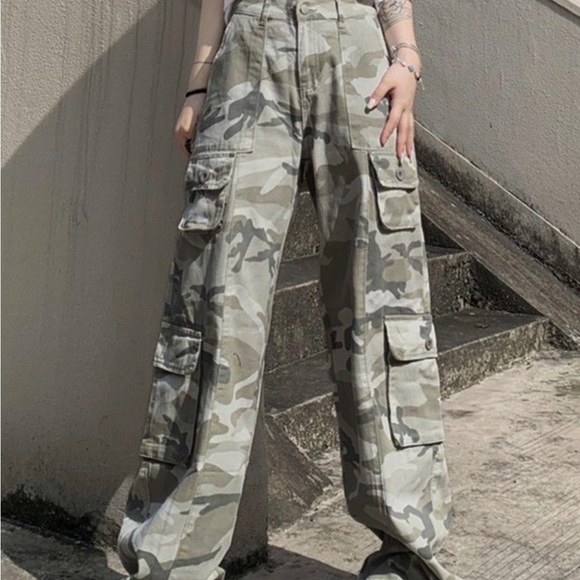 Camo Print Baggy Parachute Cargo Pants - Picture 2 of 6